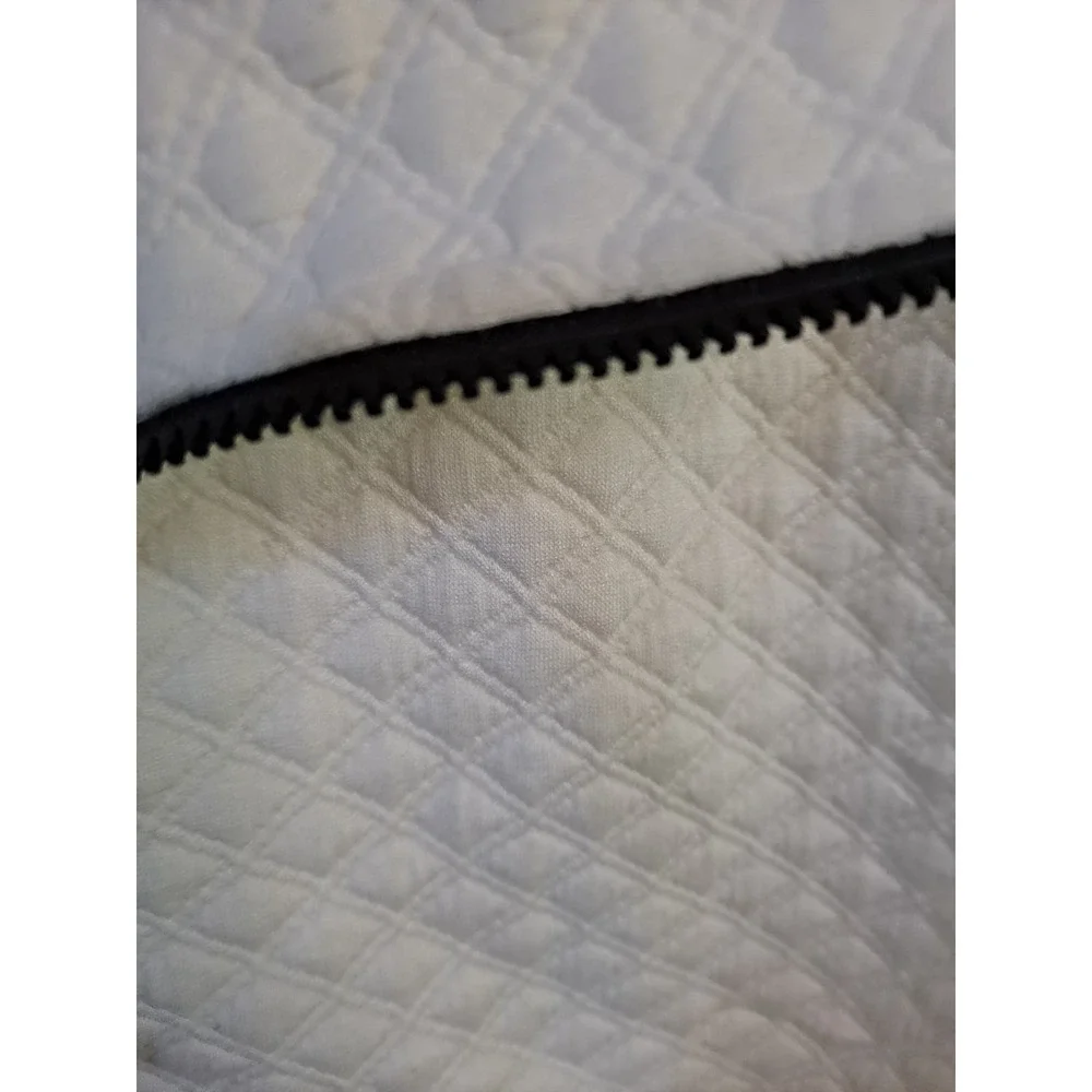 Caroline Rose Quilted White Full‎ Zip Vest Size Medium - Picture 3 of 7